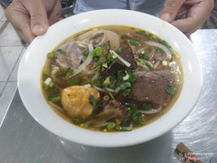 Bún bò giò, như tô đặc biệt