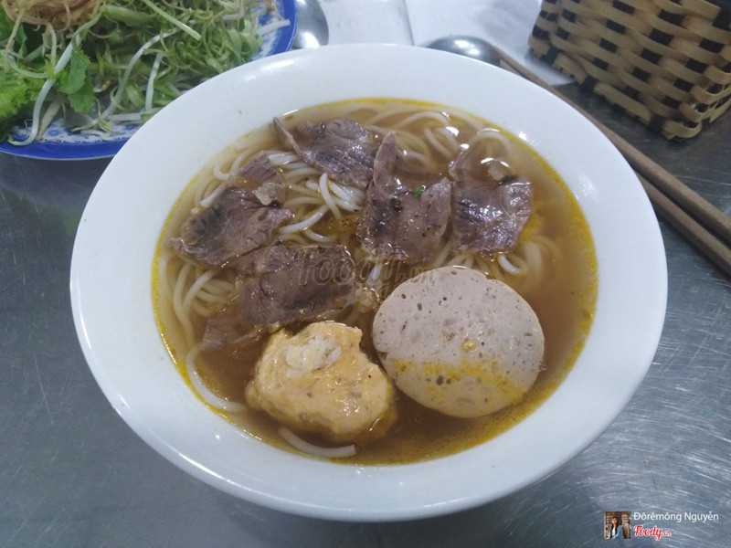 Bún bò chả