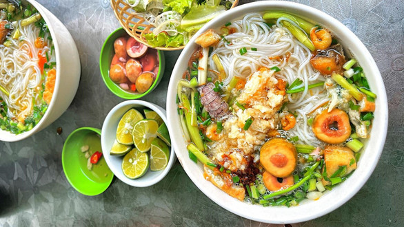 Bún Hải Sản Tuyển Than