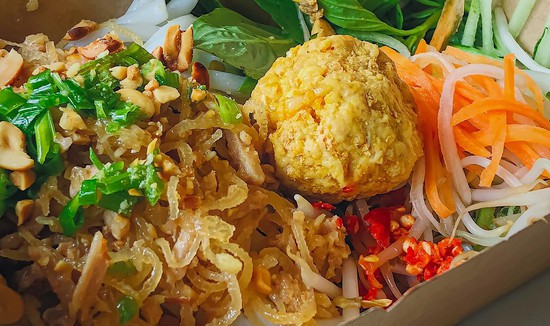 Bá Cháy Bù Chét - Bánh Tầm Bì Xíu Mại - 51/4 Cao Thắng