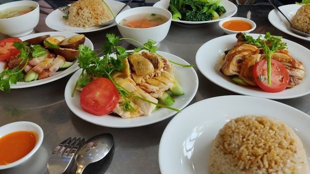 Yummy - Cơm Gà Hải Nam - Trần Não