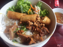 Thịt nướng chả giò nem nướng