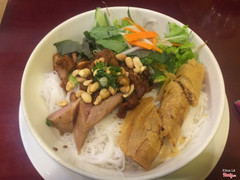 Bún thịt nướng bì chả