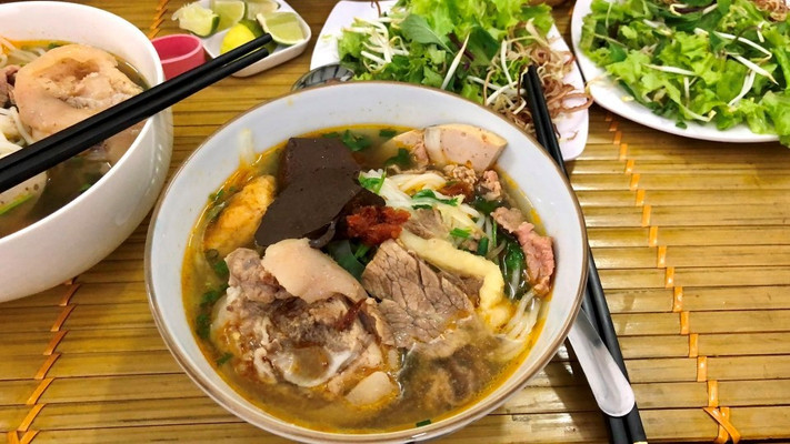 Quán Bún Bò Huế - 2 Thị - Trần Quang Diệu