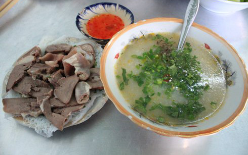 Cháo Lòng, Tiết Canh - Lạch Tray