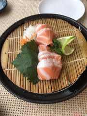 sashimi bụng cá hồi