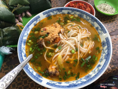 Bánh canh cá lóc chả cua