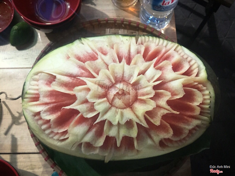 Anh chị chủ quán tặng :3