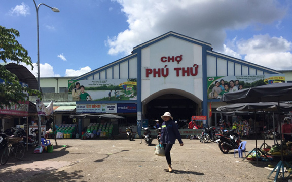 Chợ Phú Thứ