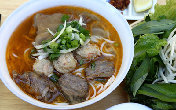 Bé Hồng - Bún & Mì Quảng