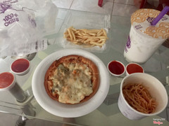 Trà sữa vs khoai tây chiên thì ngon, còn mỳ ý thịt bò bằm vs pizza gà nấm cũng tạm, không ngon lắm 😂