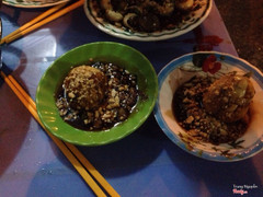 Hột vịt lộn rang me 10k