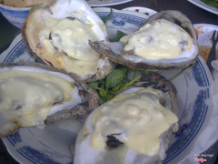 hào sữa nướng phomai.40k/con.món này phải ăn nóng chứ để nguội dở lắm
