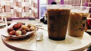 Trà sữa và xiên que