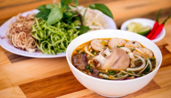 Zĩn - Bún Bò Huế - Thiên Lôi