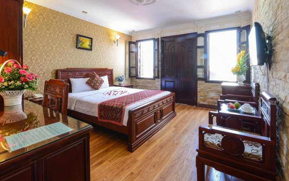 Little Hanoi Diamond Hotel - Bát Đàn