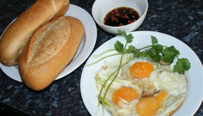 Nhi - Bánh Mì Ốp La