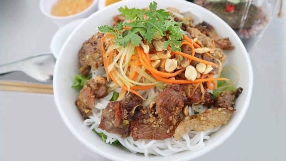Bún Thịt Nướng Chị Lan - Bà Huyện Thanh Quan