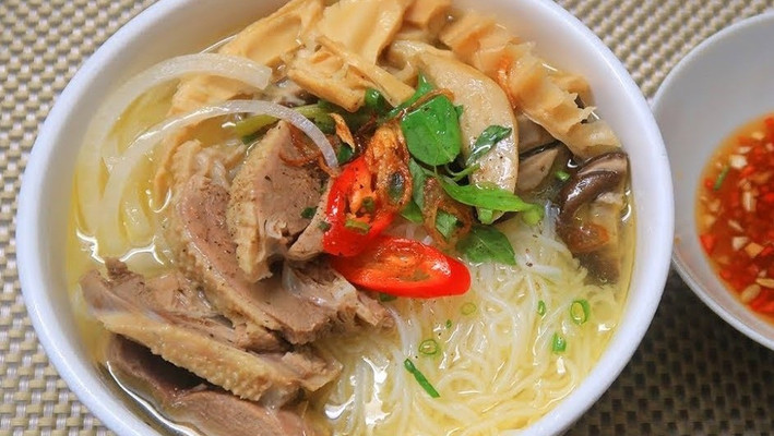 Bún Vịt Nấu Tiêu Cây Chàm