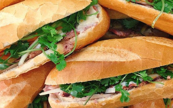 Ngọc - Bánh Mì, Mì Trộn Indomie & Đồ Ăn Vặt