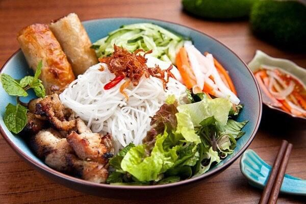Bếp Mẹ Gấu - Bún Thịt Nướng, Bánh Canh & Cơm - Nguyễn Thị Minh Khai