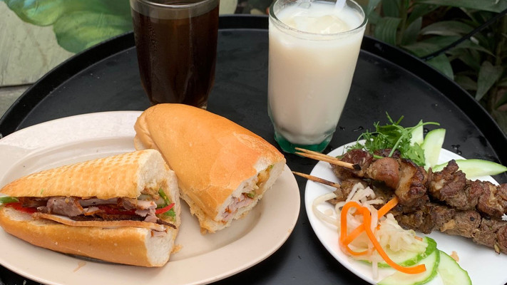 Bánh Mì A Lều 82