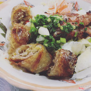 Bánh hỏi thịt nướng