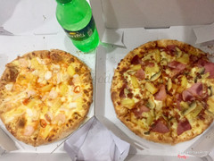 Mua 1 tặng 1 nên 2 pizza loại favourite size M + 1 sprite tổng cộng 125k thôiiiii