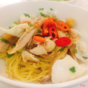 Đặc biệt mì ơ đây ko có giá nhé, ai xin giá trụng là biết ng ko biết thưởng thức mì kiễu này rồi . 