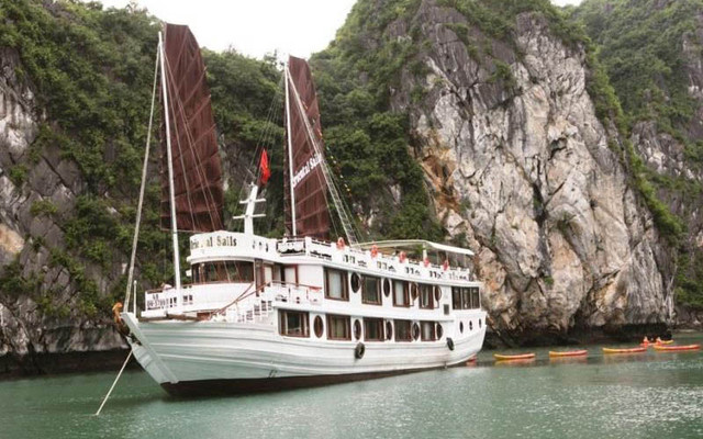 Deluxe Oriental Sails Halong - Hòn Gai