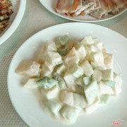 Salad: nên lấy nhiều ăn cho bớt ngán