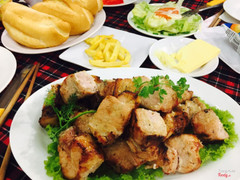 Thịt xiên nướng nè
