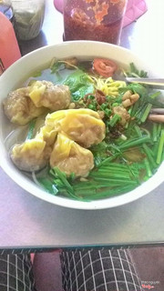 hủ tiếu mì hoành thánh