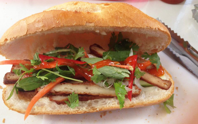 Bánh Mì Sài Gòn - Bánh Mì Chả Tôm Mực