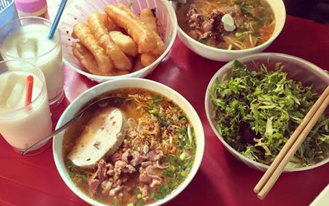 Bún Riêu Cua Bò & Bánh Đa Cá Rô