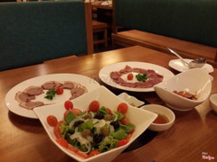 Thịt bò-cừu xông khói