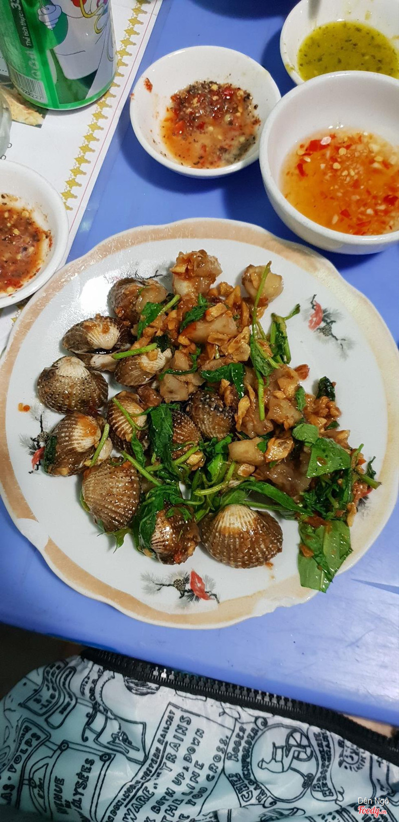 Sò huyết xào me