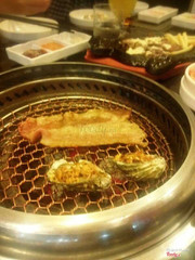 ba chỉ và hàu nướng