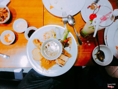 Buffet có hơi nhiều món dễ ngấy như mì ý, pasta, khoai chiên