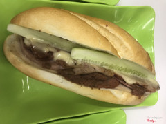 Ú ụ nhân, vợ mình k ăn rau nên trông hơi buồn chứ bánh thì ngon