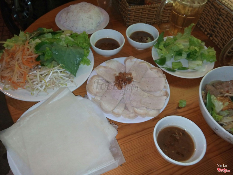 Bánh tráng cuốn thịt heo 70k