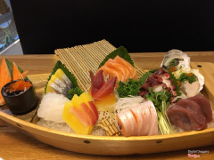 Thuyền sashimi Deluxe C