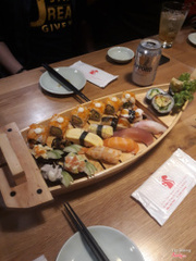 thuyền sushi