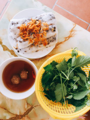 Bánh cuốn Hải Phòng, 20k/suất, kèm chả thịt viên và hành phi tự làm