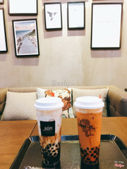 Được chị chủ giới thiệu trà sữa xách tay Đài Loan nên gọi uống thử. Vị trà sữa tươi mà béo béo kiểu thanh ko bị ngấy. Duyệt. Chắc chắn Sẽ quay lại ❤️