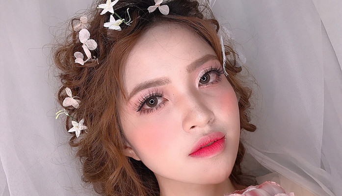 Makeup Anna Trần