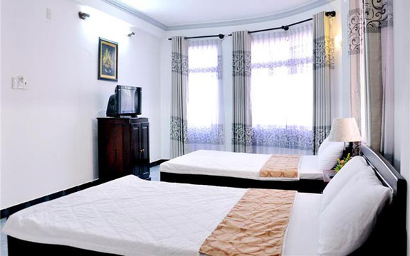 Khách Sạn Phi Phi - Sư Vạn Hạnh