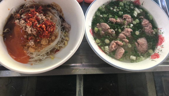 Phở Khô Vũ Gia