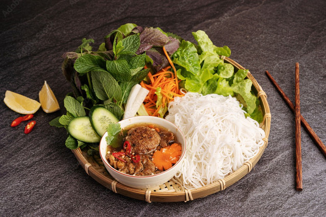 Bún Đậu Mắm Tôm, Bún Nem Cua Bể & Bún Chả Hà Nội - Quán Huyền