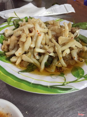 Mực một nắng sốt bơ cay